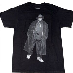 Artistic Black Short Sleeve Tee with Graphic Print